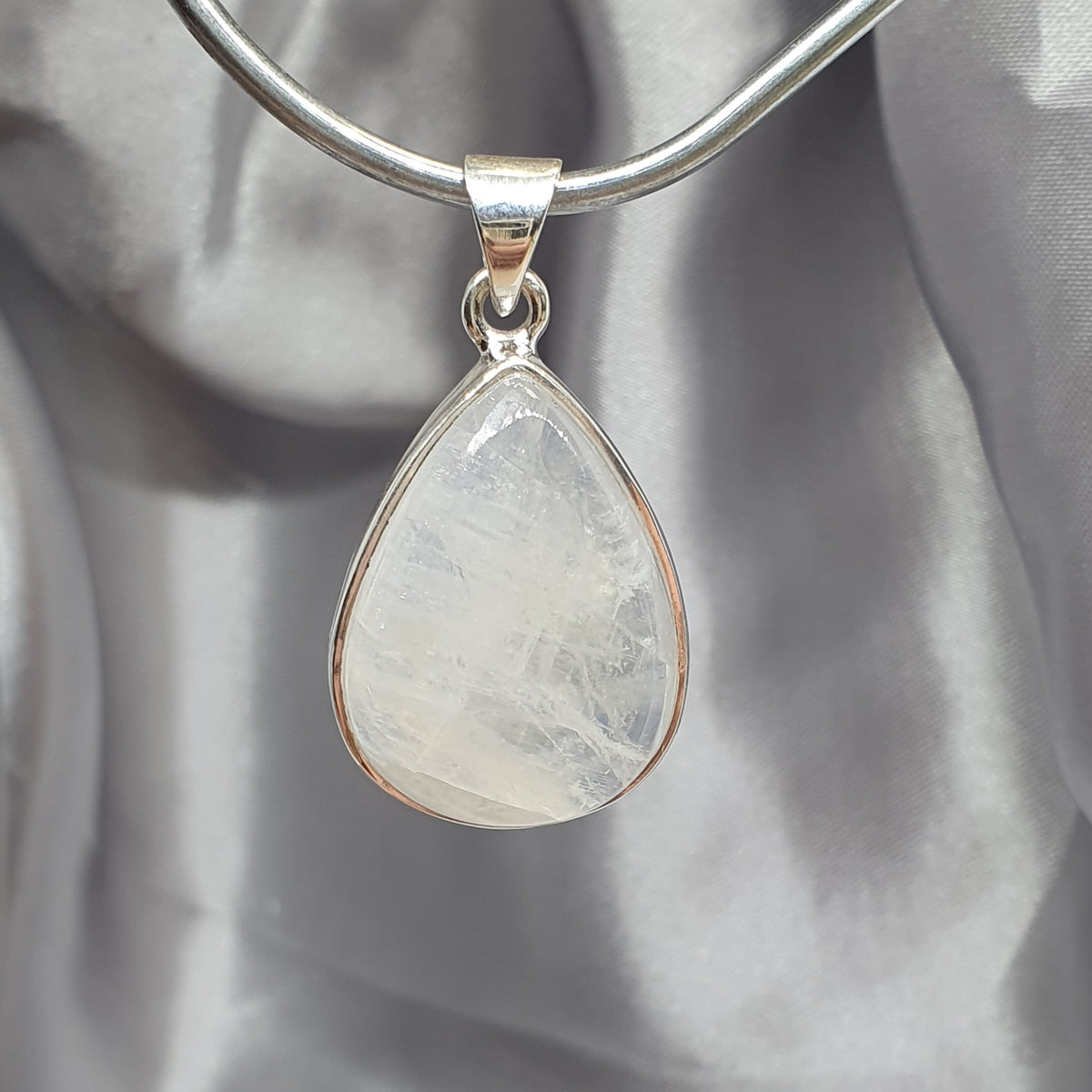 Moonstone Pendant 01