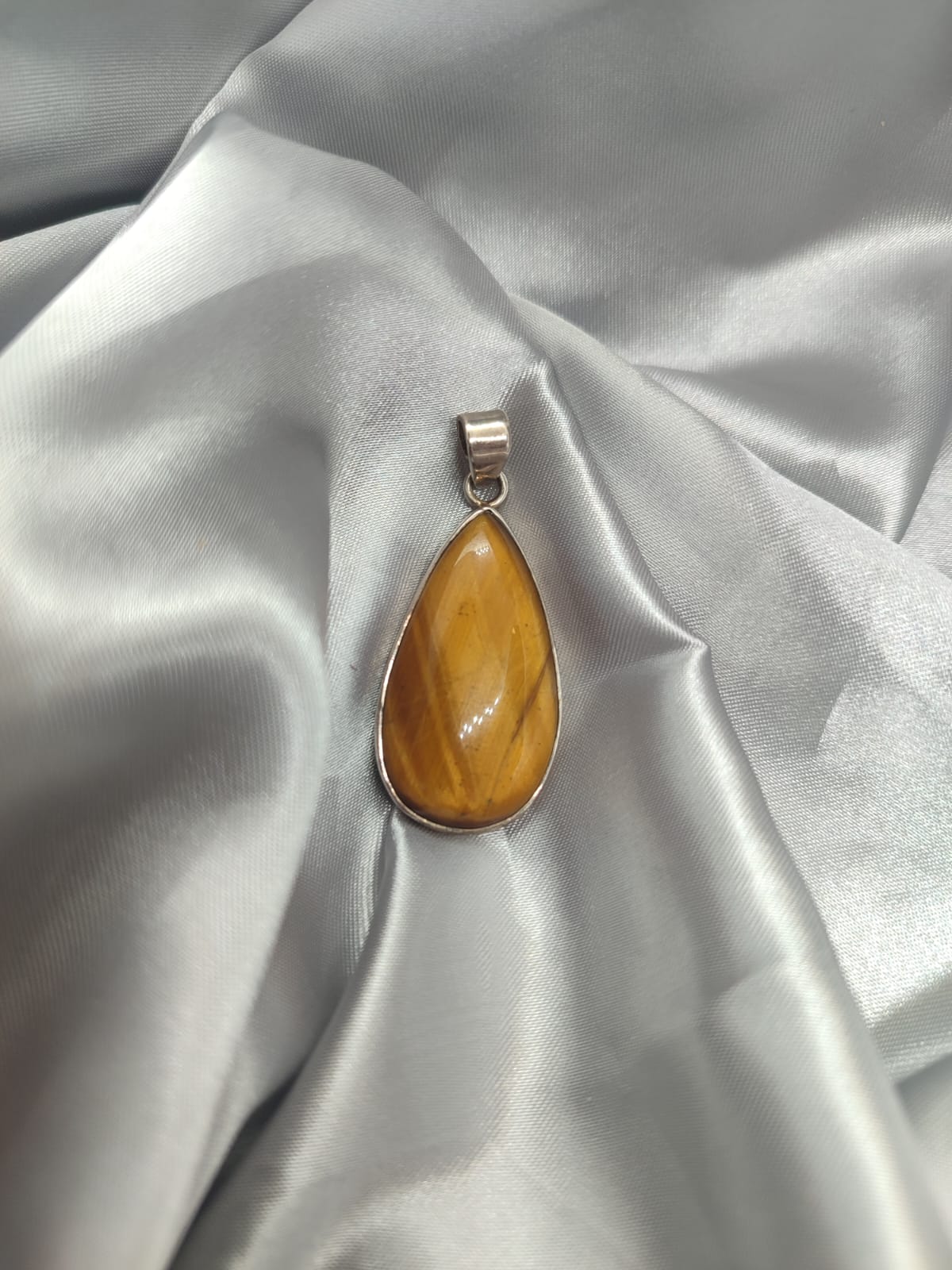 Tiger's Eye Pendant 01