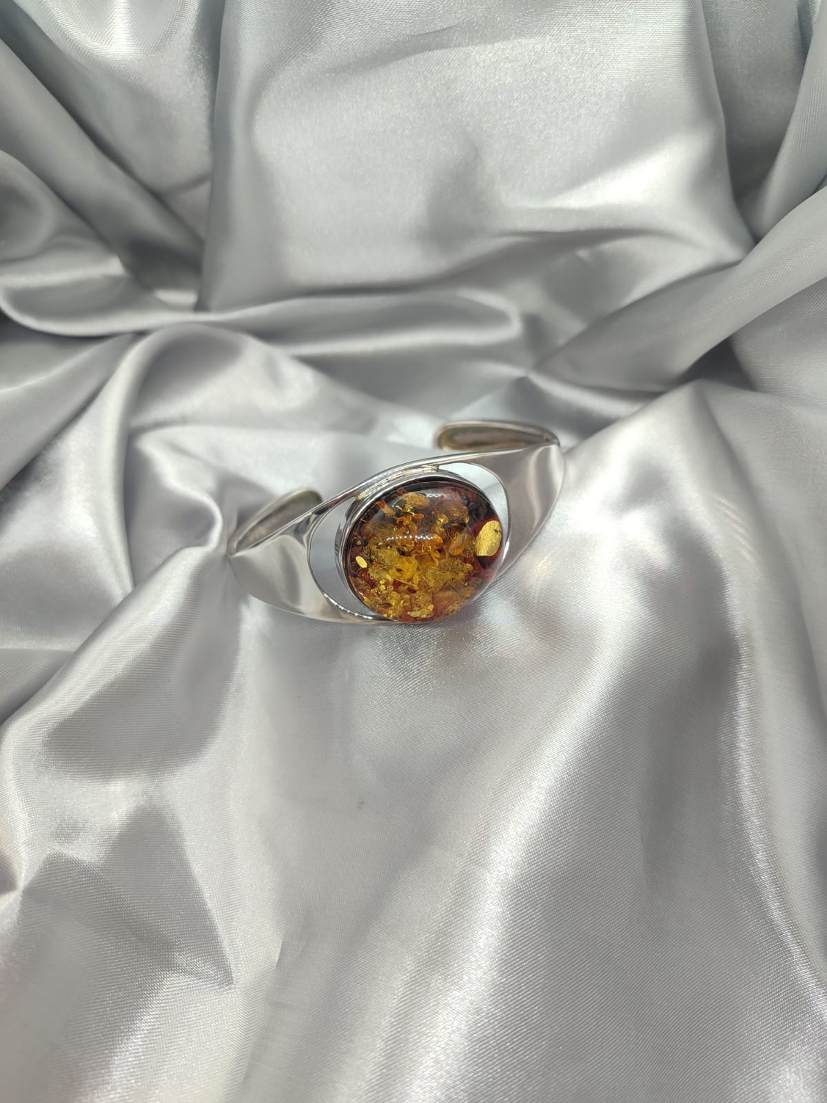 Amber Bracelet 01