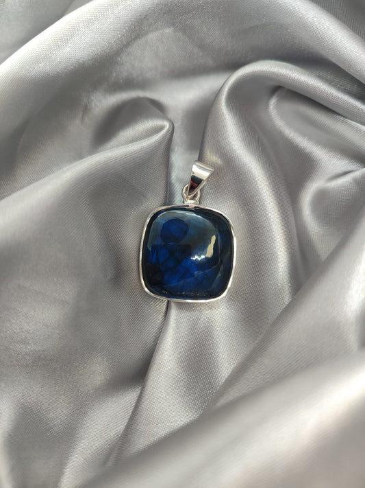 Labradorite Pendant 02