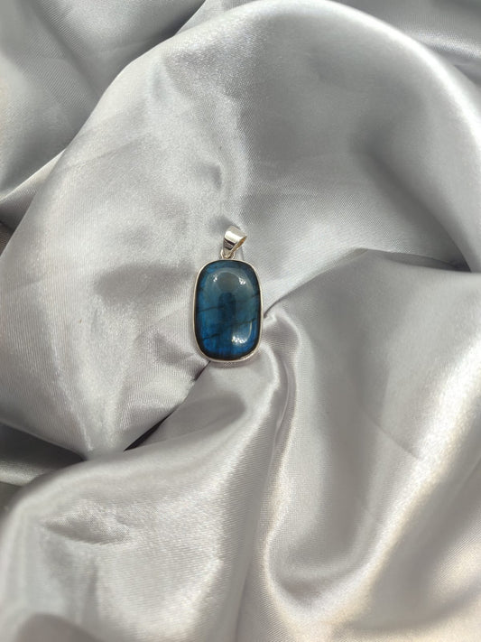 Labradorite Pendant 04
