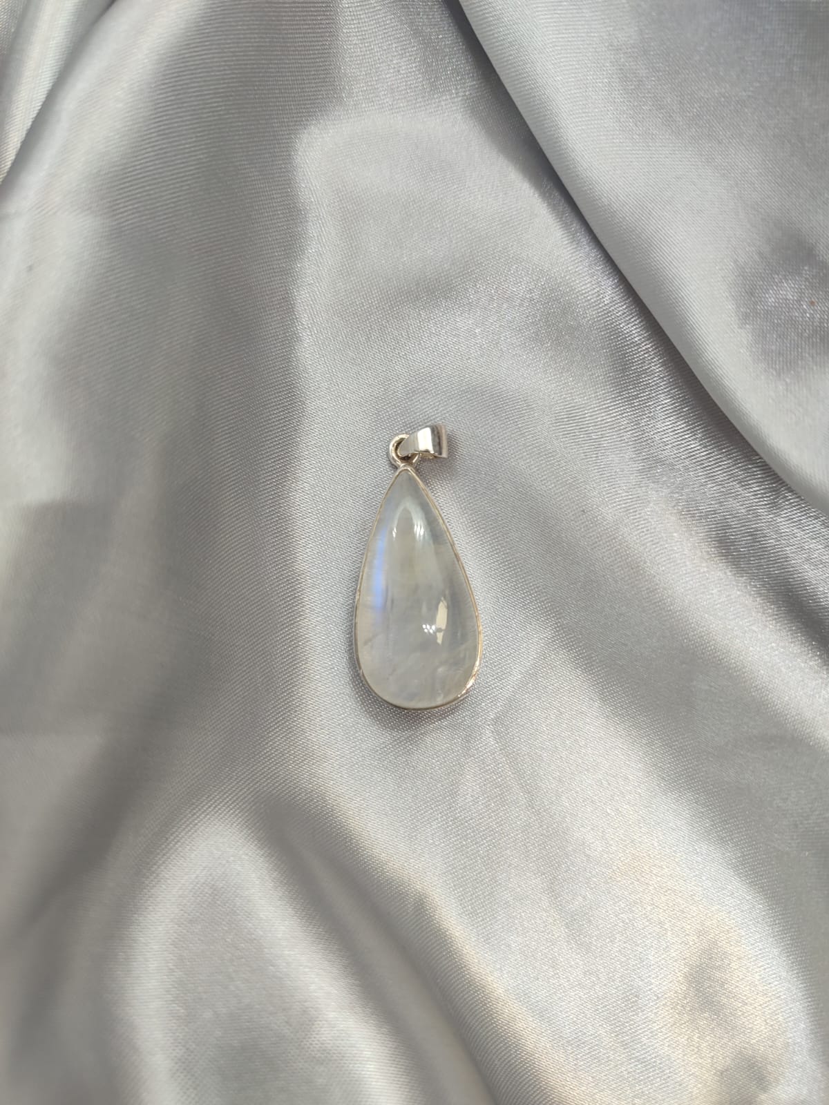 Moonstone Pendant 02