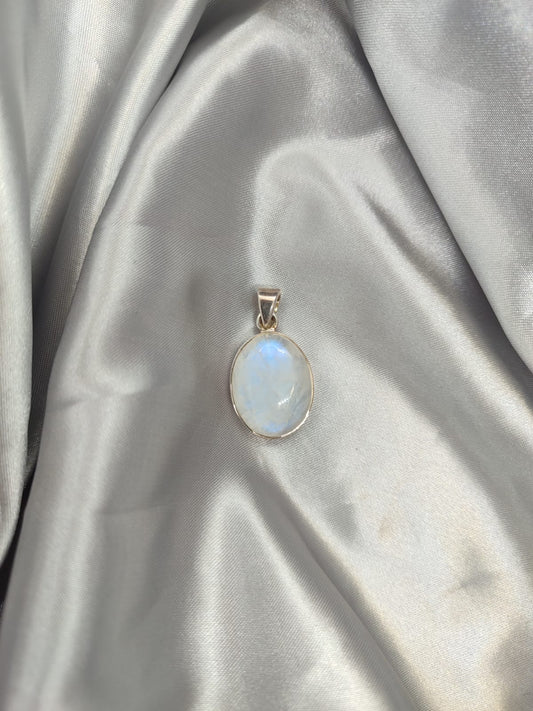 Moonstone Pendant 04