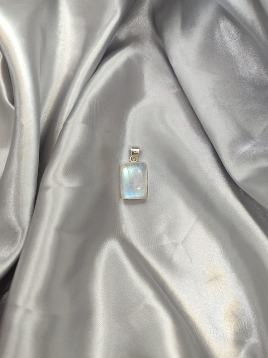 Moonstone Pendant 05