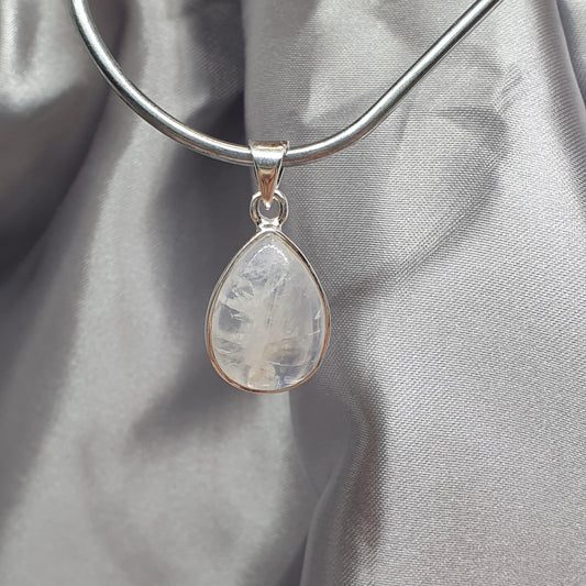 Moonstone Pendant 08